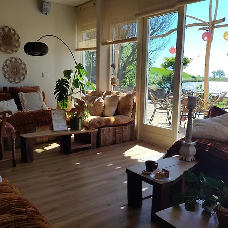 Konukevi Hotelpension Ewijcksluis 3*